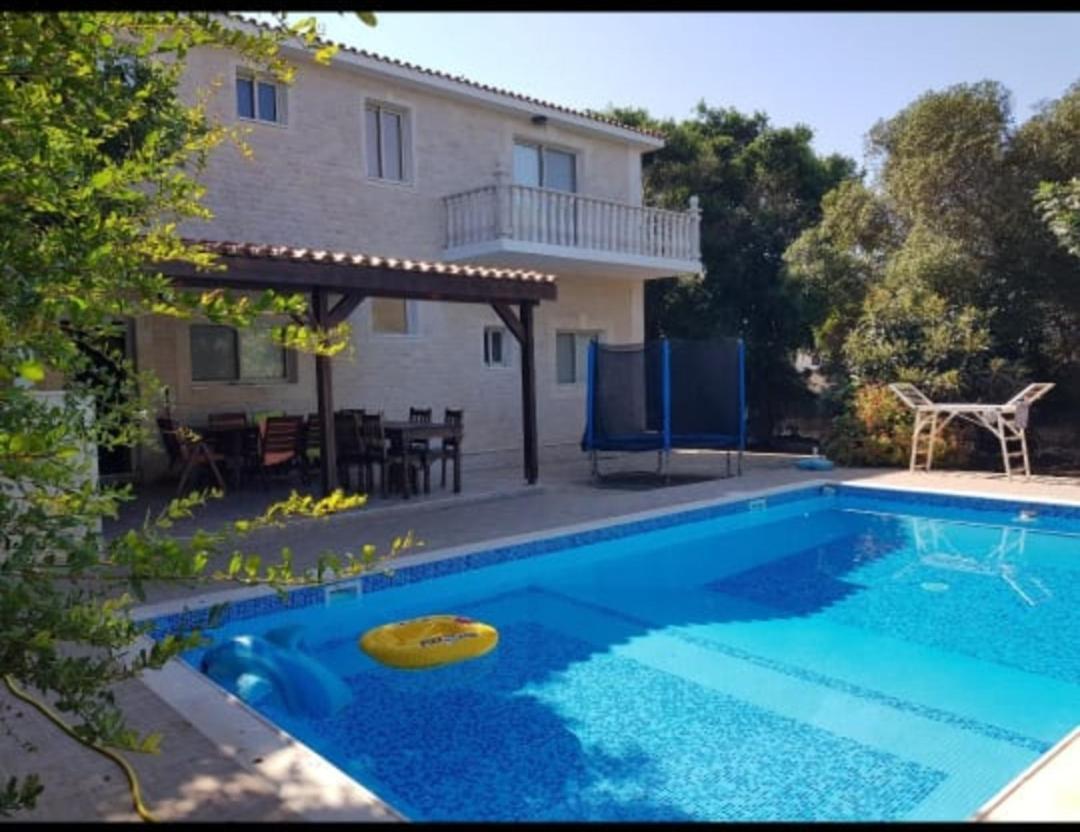 A Located In The Middle Of The Mountains .. Villa